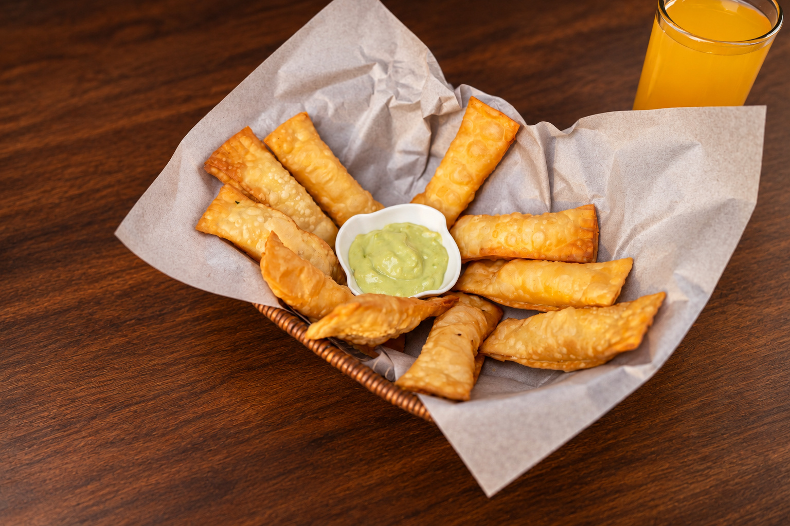 Tequeños con salsa