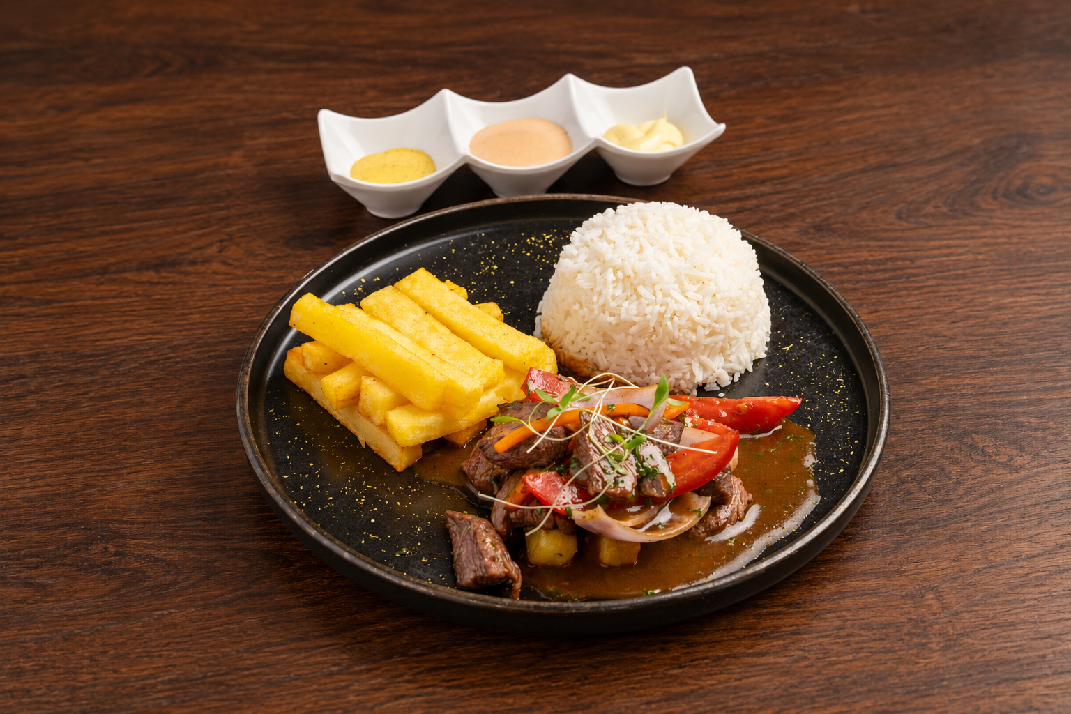 Lomo saltado